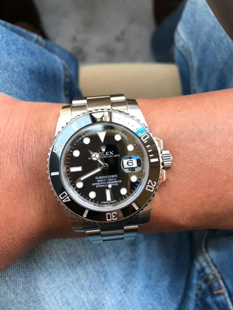 Rolex Submariner Date 126610LN Th 2022 Excellent condition