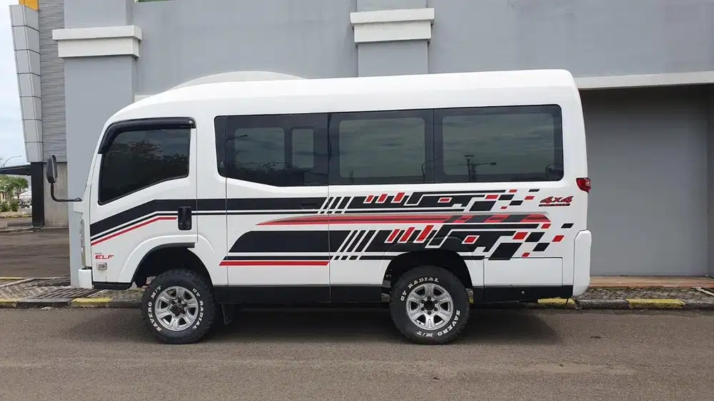 ISUZU ELF MINIBUS NLR 4x4 2019 (NIK 2018)