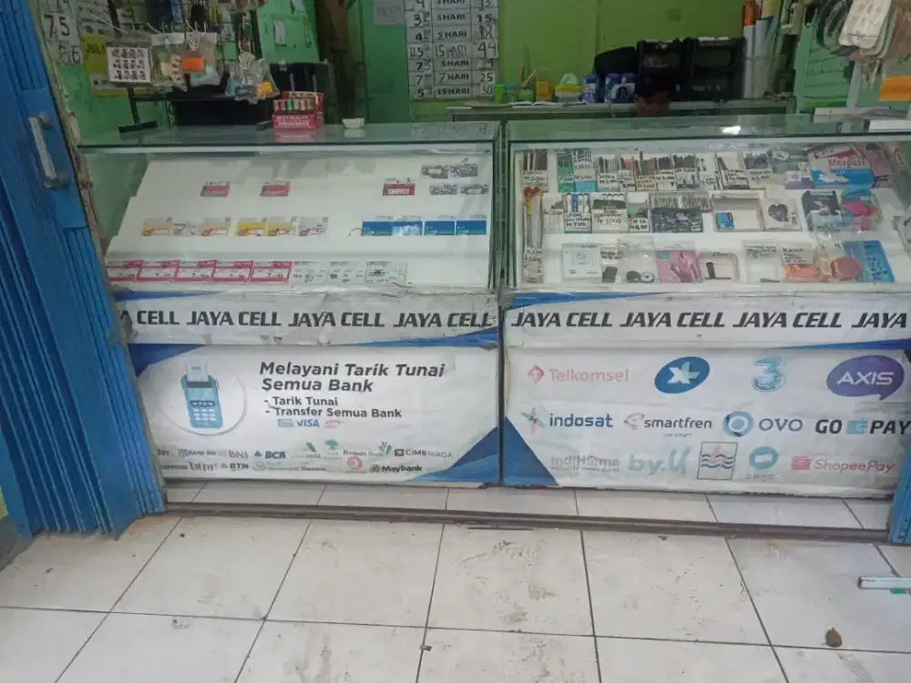 Etalase konter hp