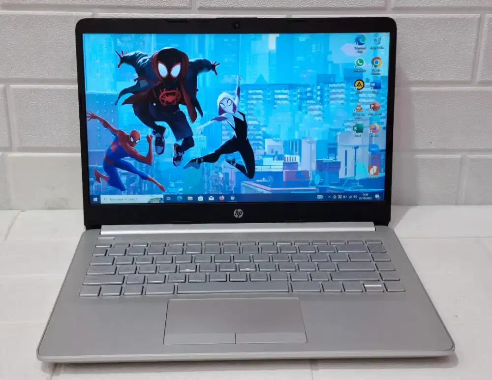 Laptop hp 14-bw0xx prosesor AMD A4-9125 RADEON R3/Ram 4GB/SSD 128GB