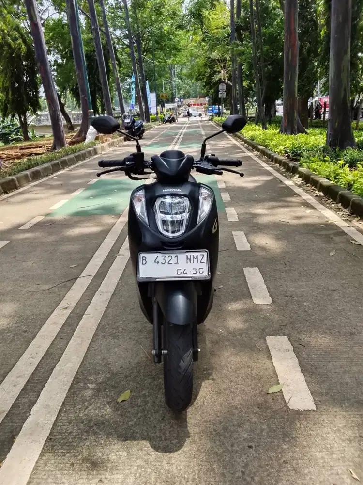 Genio 110 2024 Km 5rb Pajak april 2026 LIKE NEW