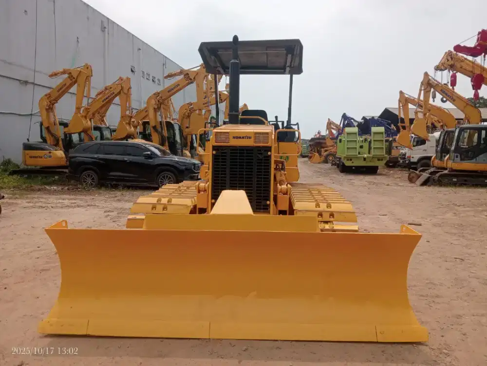 Doser Komatsu D31P-20 Bulldozer Track Swap Harga DP