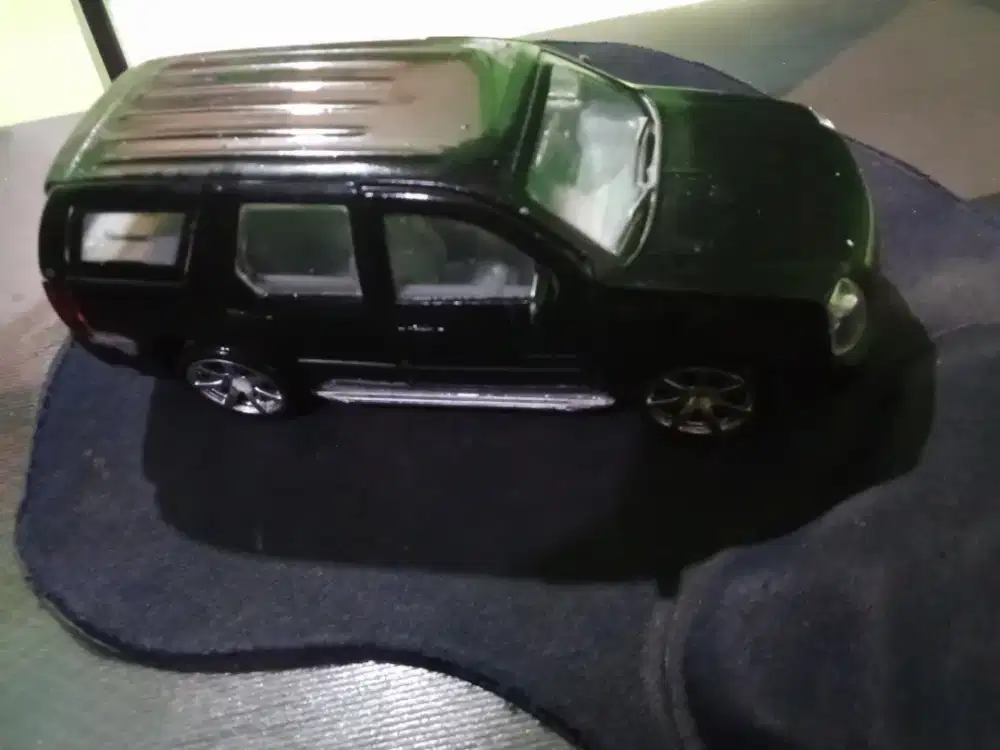 Koleksi  miniatur mobil