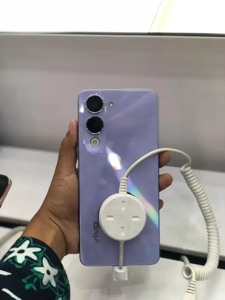 HP 1Jutaan VIVO Y04s 8/64 Gb