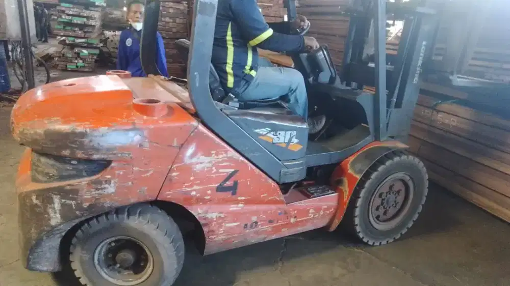 Forklift TCM dan Lonking 3 ton