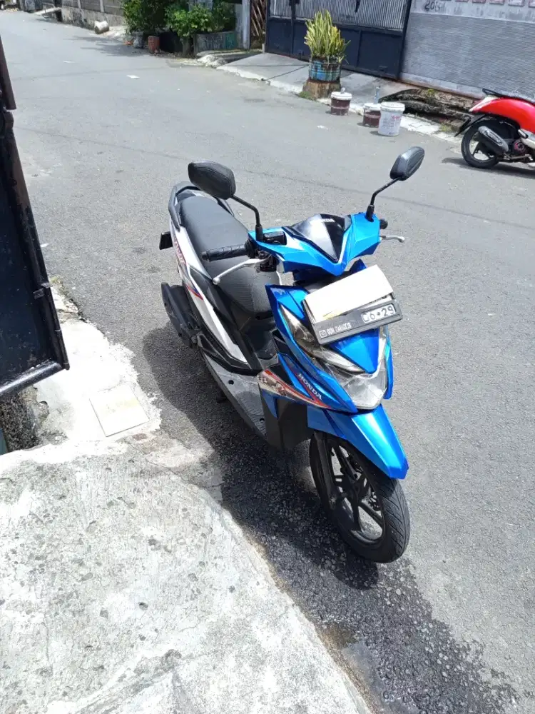 Honda Beat 110 cc Eco cbs tahun 2018, warna biru putih