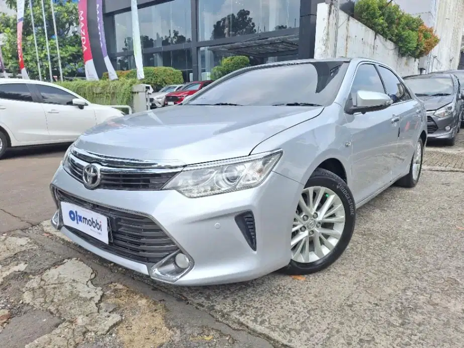 Toyota Camry  2.5 V Bensin-AT 2015 Silver