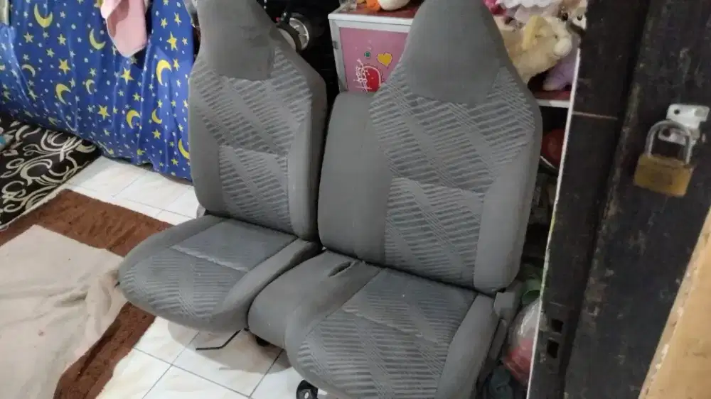 Jok depan mobil datsun