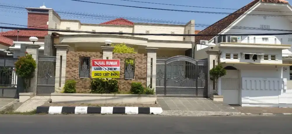 Dijual di jual rumah tinggal jl haji Agus salim samping masjid raudhoh