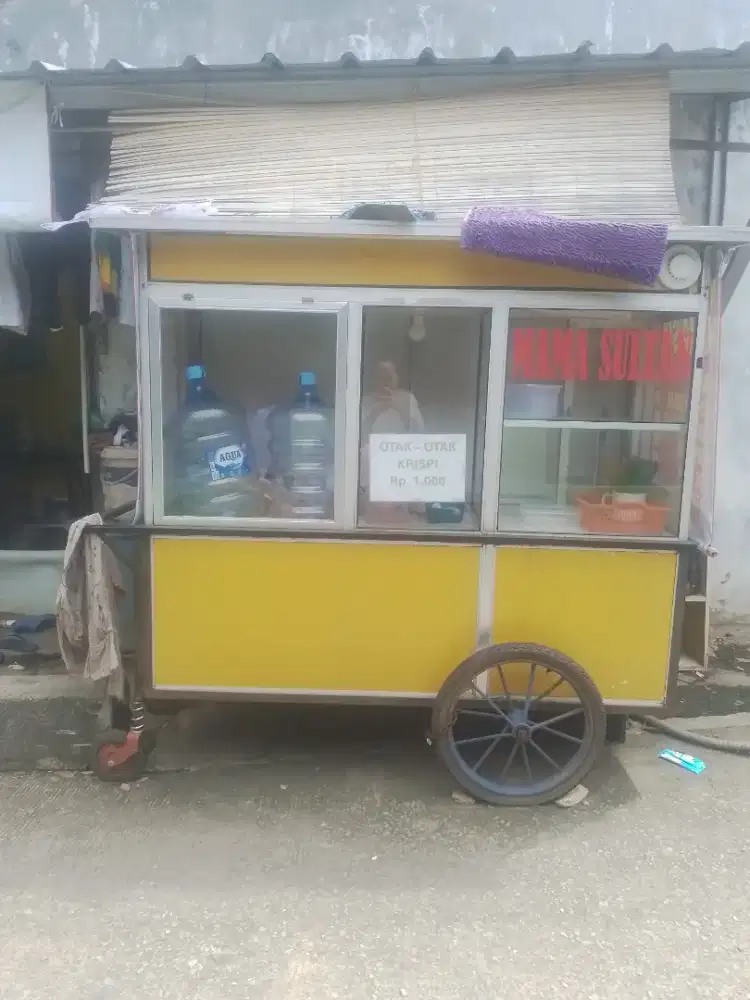 Gerobak bekas jualan