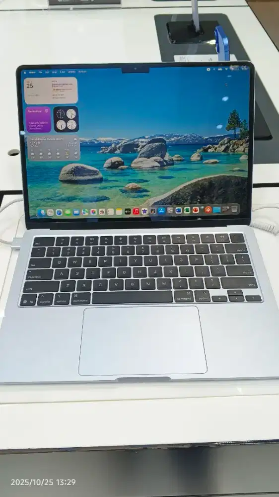 MacBook Air M2 BISA CICILAN