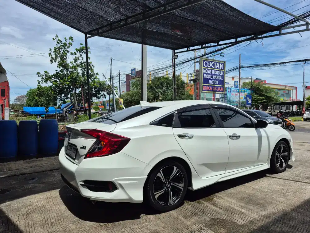 CIVIC TURBO 2018 LOW KM