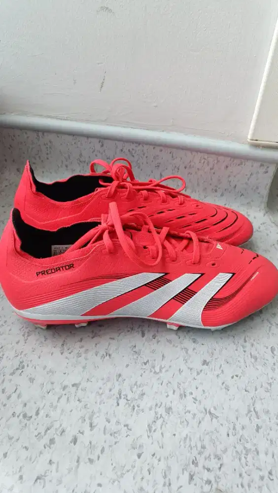 Adidas Predator League FG/MG size 42(26,5 cm)