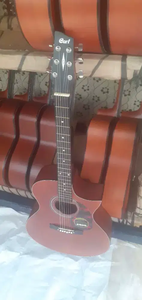 GITAR AKUSTIK CORT