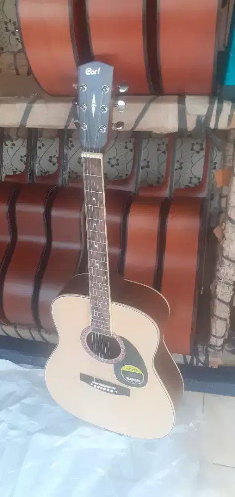 GITAR CORT NATURAL
