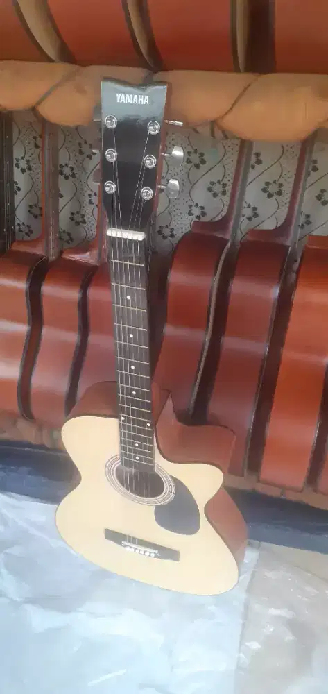 GITAR PEMULA TANBES