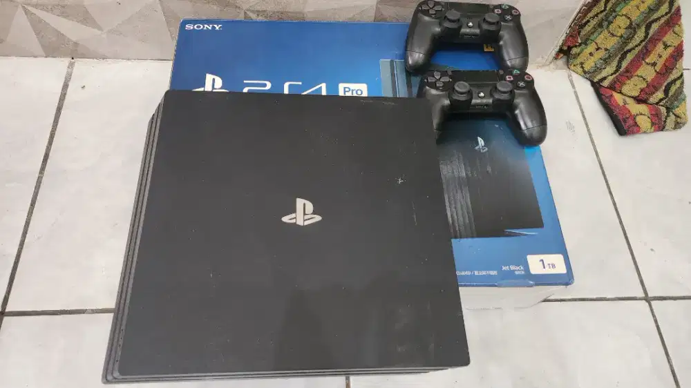 Playstastion 4 pro 1 TB