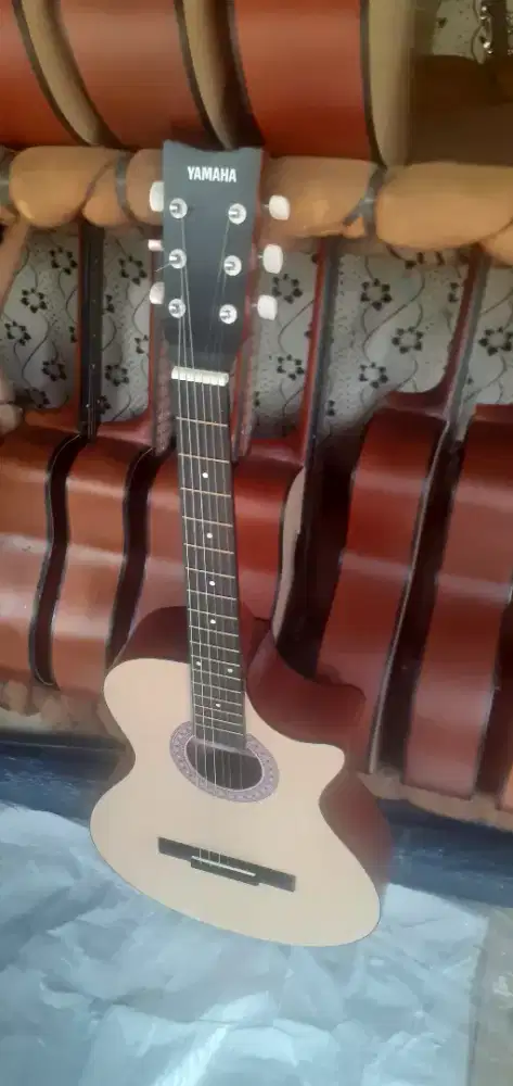 Gitar pemula senar ceper