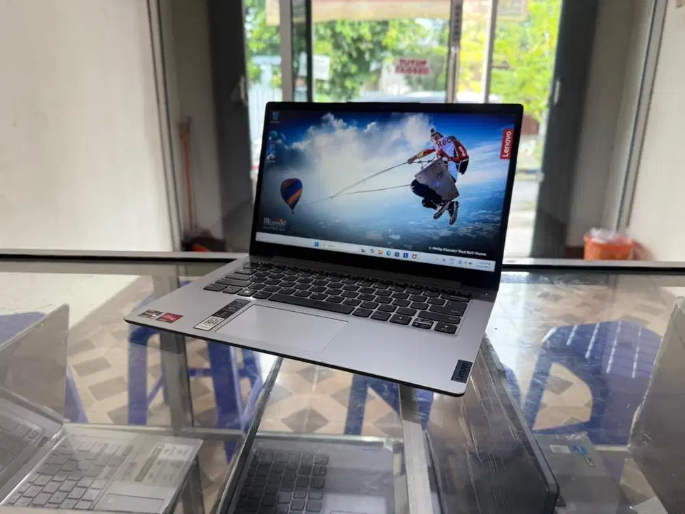 AMD RYZEN 3 5300U SSD 512 GB RAM 8 GB GARANSI 1 BULAN