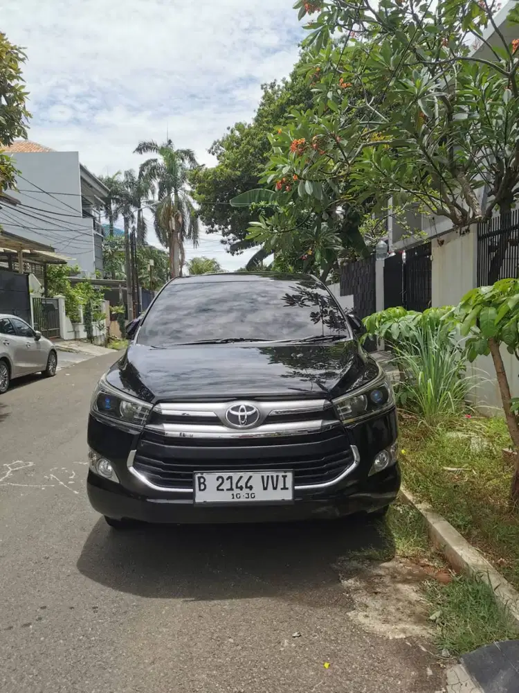 CASH dan LOW KM - Innova Reborn Diesel AT 2.4V Black