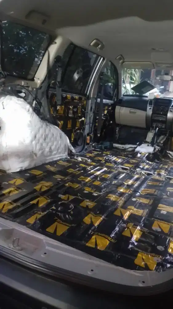 Jasa pemasangan peredam semua mobil harga trjangkau