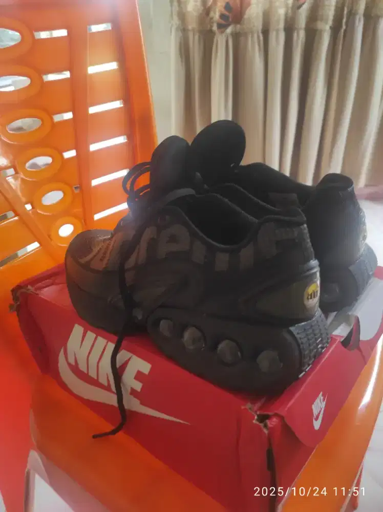jual aja sepatu karna kekecilan