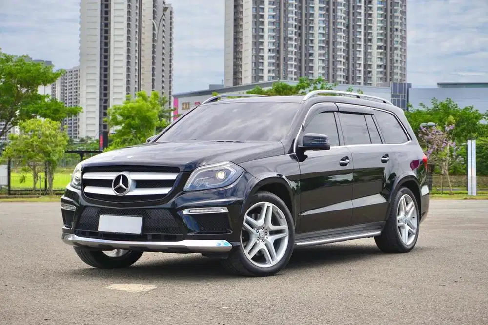 Bunga 0% Mercedes-Benz GL400  AMG 4MATIC X166 2014 Hitam DP Ringan