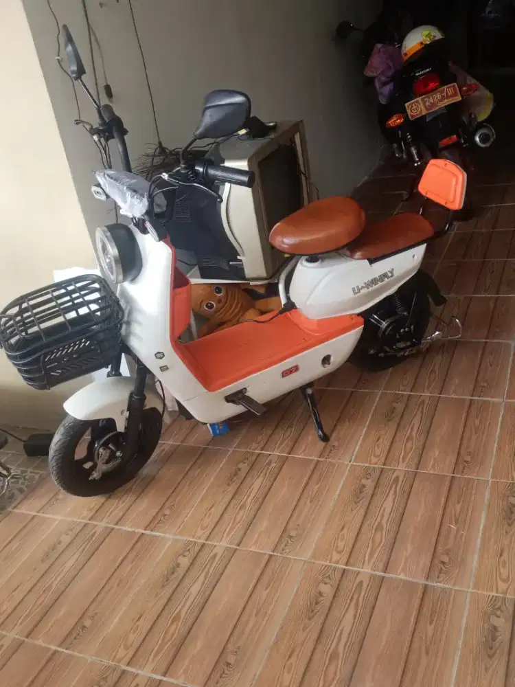Sepeda listrik uwinfily d7