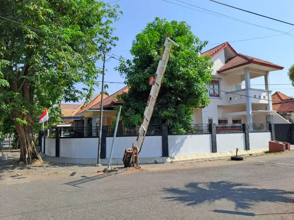 Dijual Rumah Murah Satu Setengah Lantai di kawasan Darmo - Surabaya
