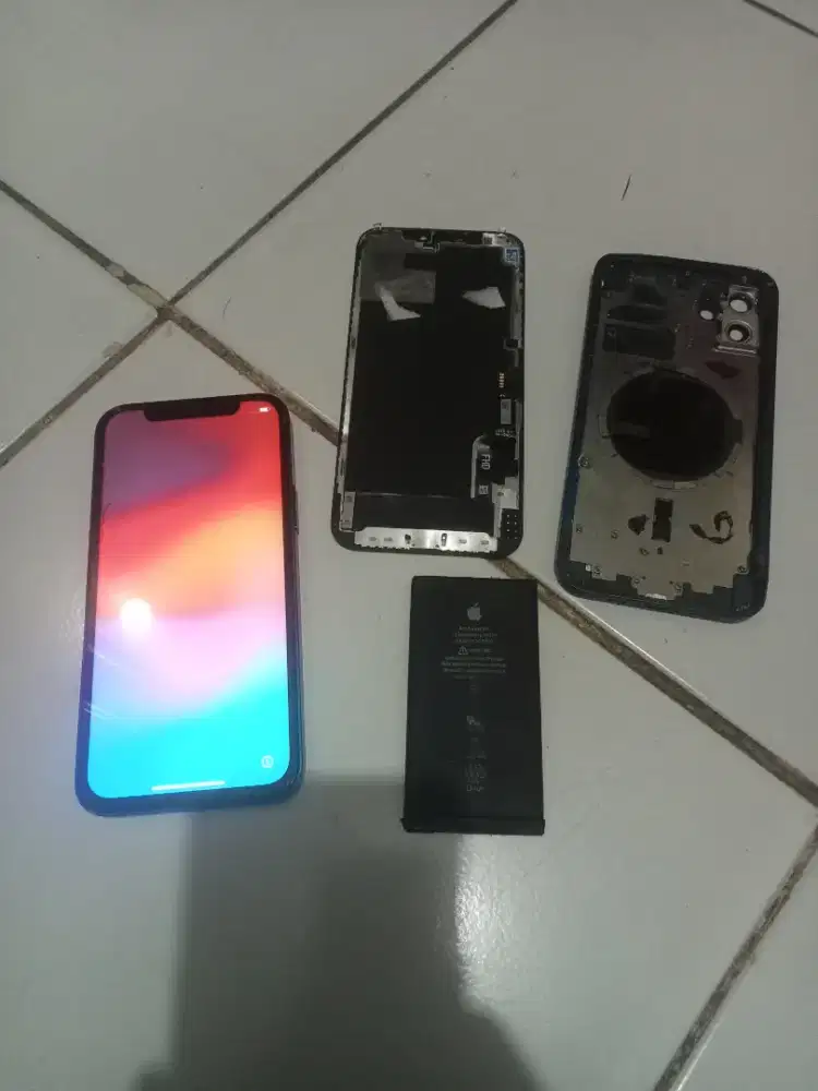 Dijual Paket: iPhone 12 + Kaca Cermin Besar
