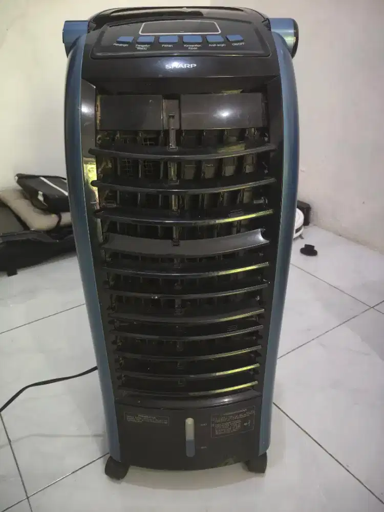 Air cooler merek Sharp