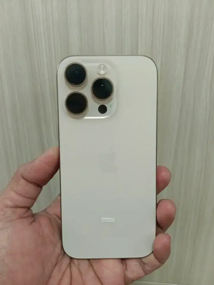 Iphone 16pro 256gb desert bh100 like new