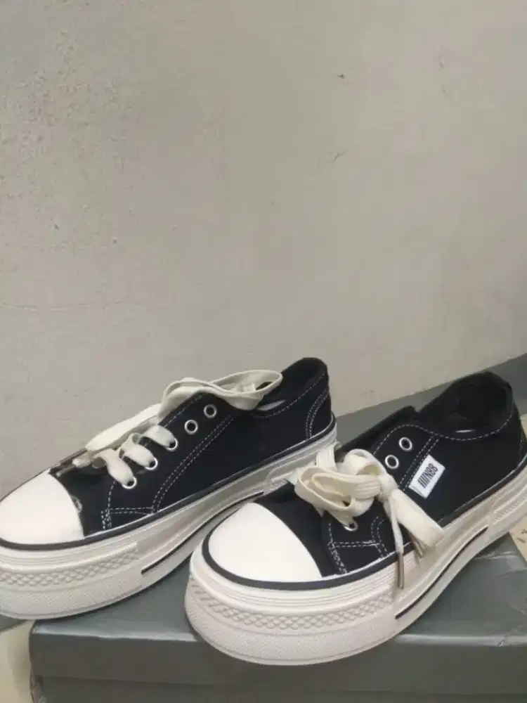 Sepatu merk cani