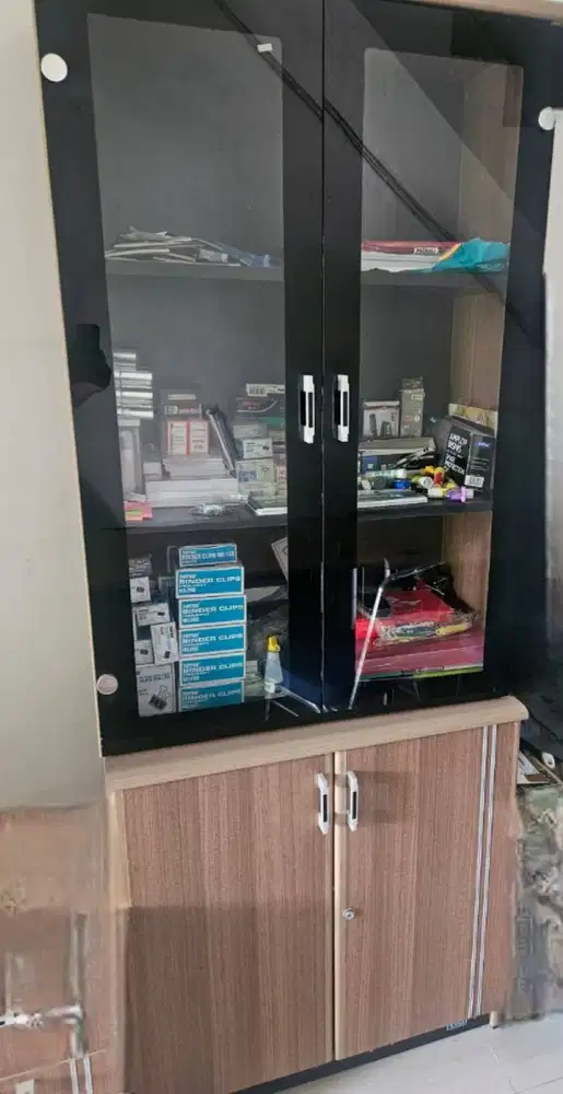 Lemari Arsip 1 Set (Atas-Bawah)