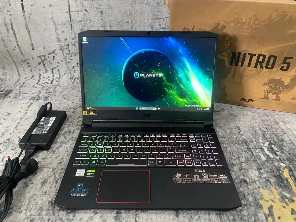 Acer Nitro Core i5-10300H GTX 1650 Ti 4Gb GDDR6 16/512Gb + 256Gb 144Hz