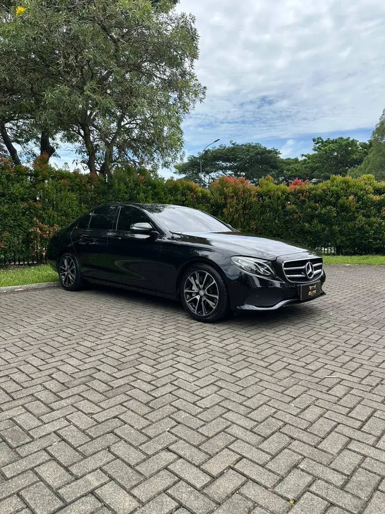 Merc Benz E300 Avantgarde CBU 2016