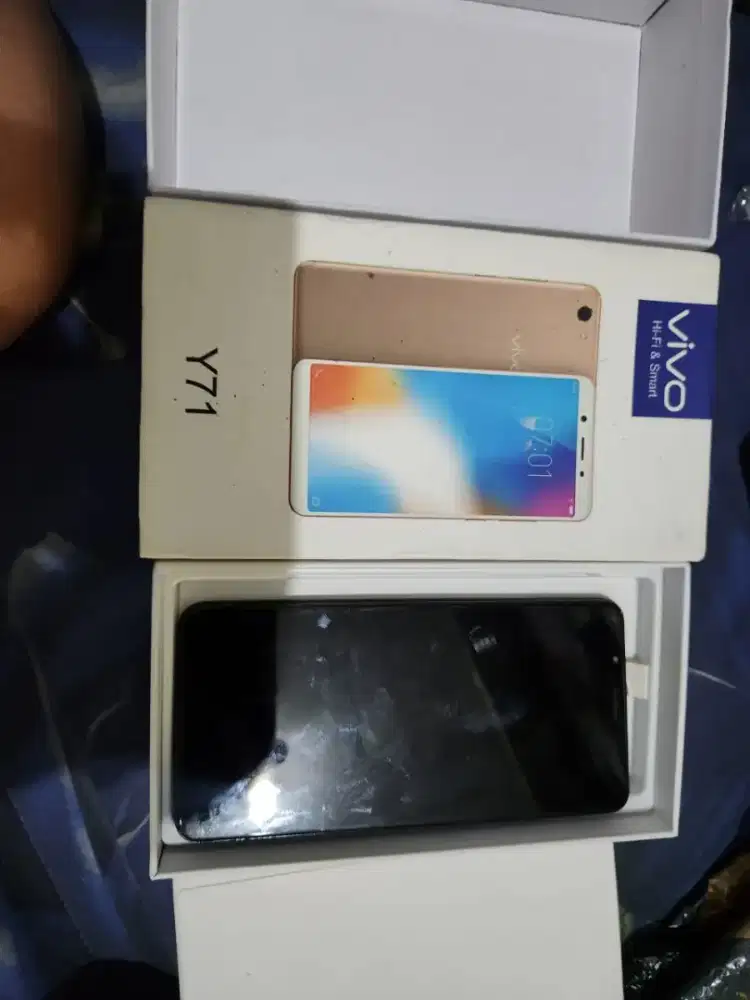 Vivo y71 4/64 hp dan Dusbook