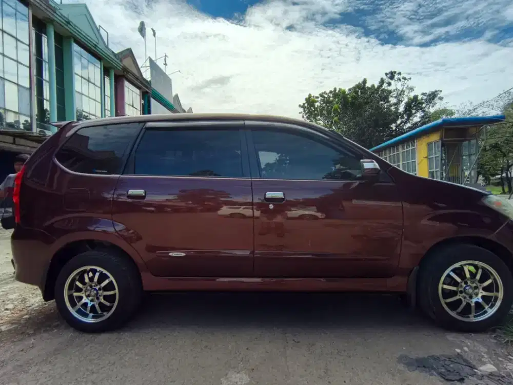 Daihatsu Xenia Li family 2009