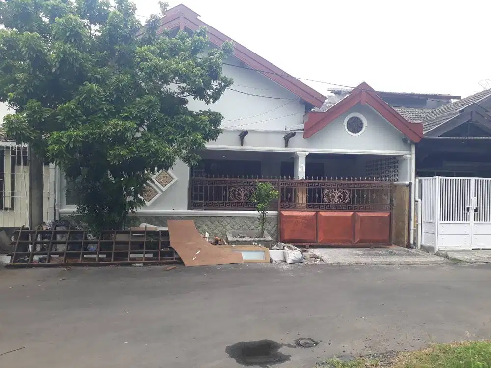 Dikontrakkan : Rumah siap huni baru renov