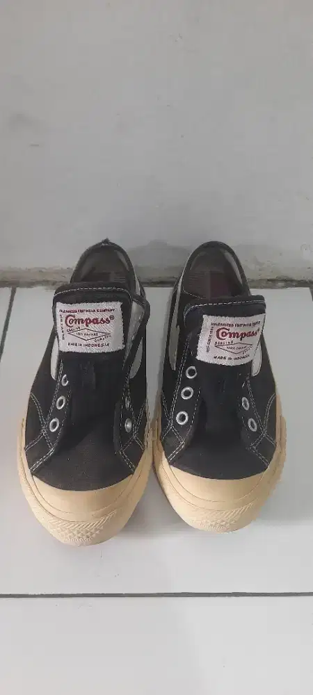 Sepatu Compass Original