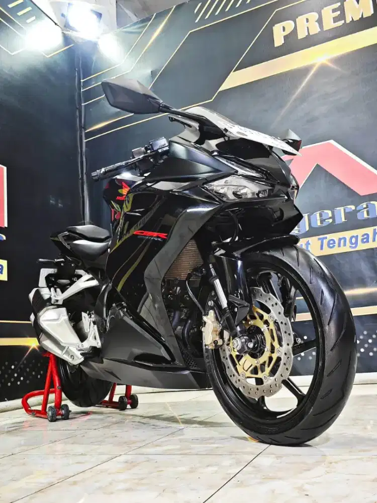 Honda CBR 250RR STD TH 2020 black glossy black freedom