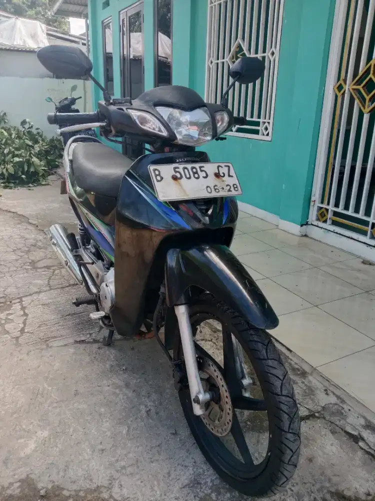 Kharisma 2003 pajak panjang