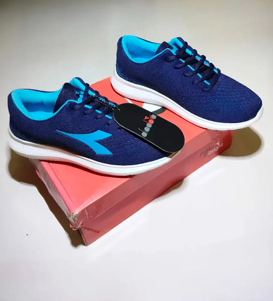 Sepatu Diadora Cronos Running