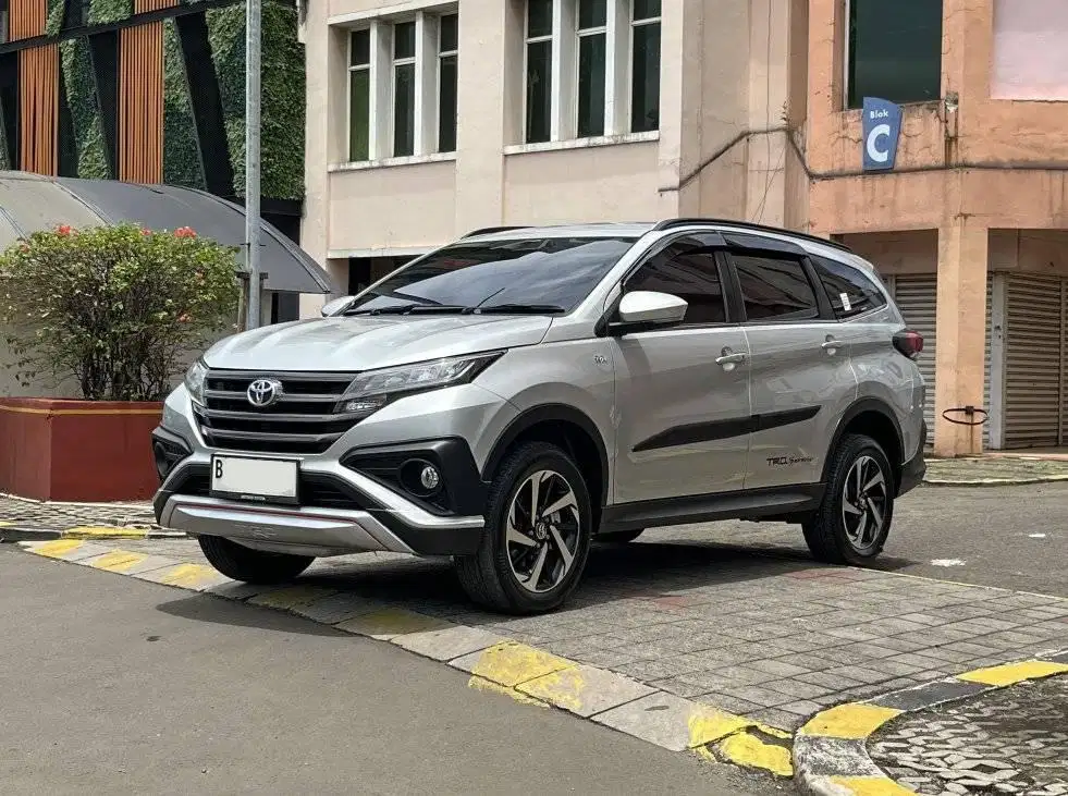 Toyota Rush 1.5 S TRD AT 2021 Silver Metalik Km 40rb Record Dp 19Jt