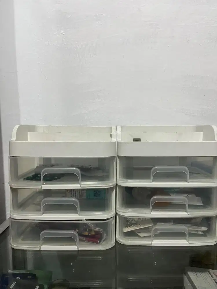 Laci makeup plastik tebal