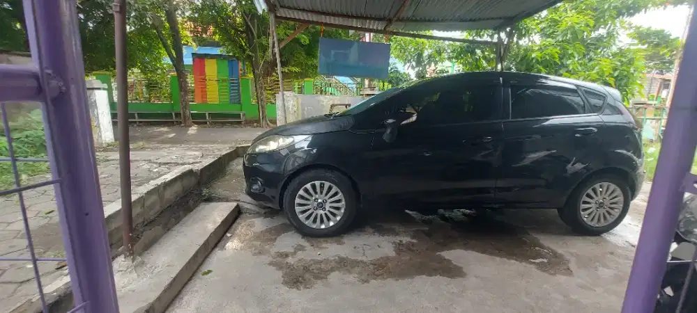 dijual ford fiesta trend 1.4 matic istimewa