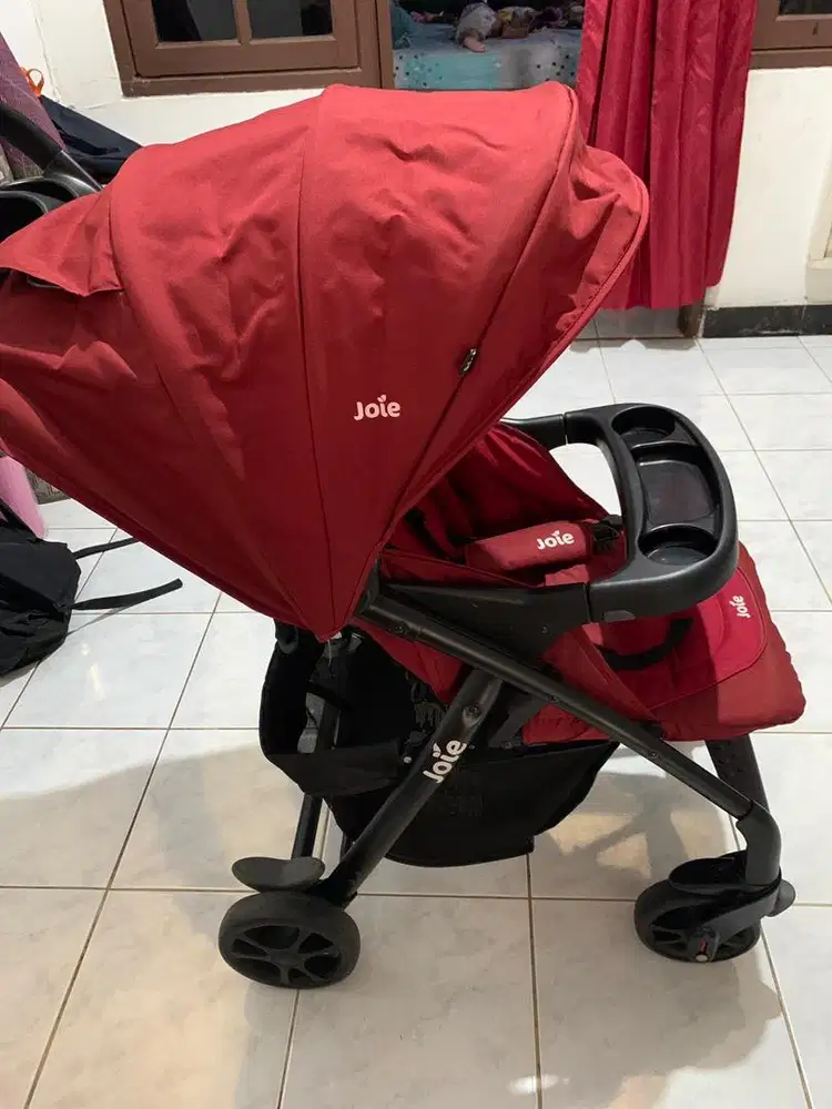 Stroller brand JOIE