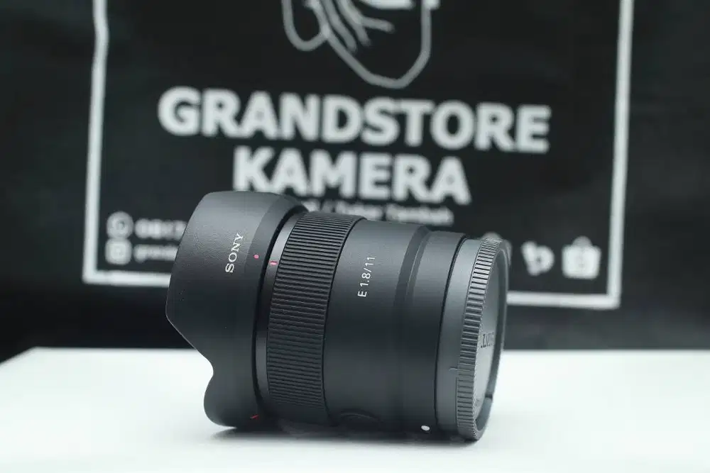 GARANSI AKTIF Lensa Sony E 11mm f1.8 LIKE NEW