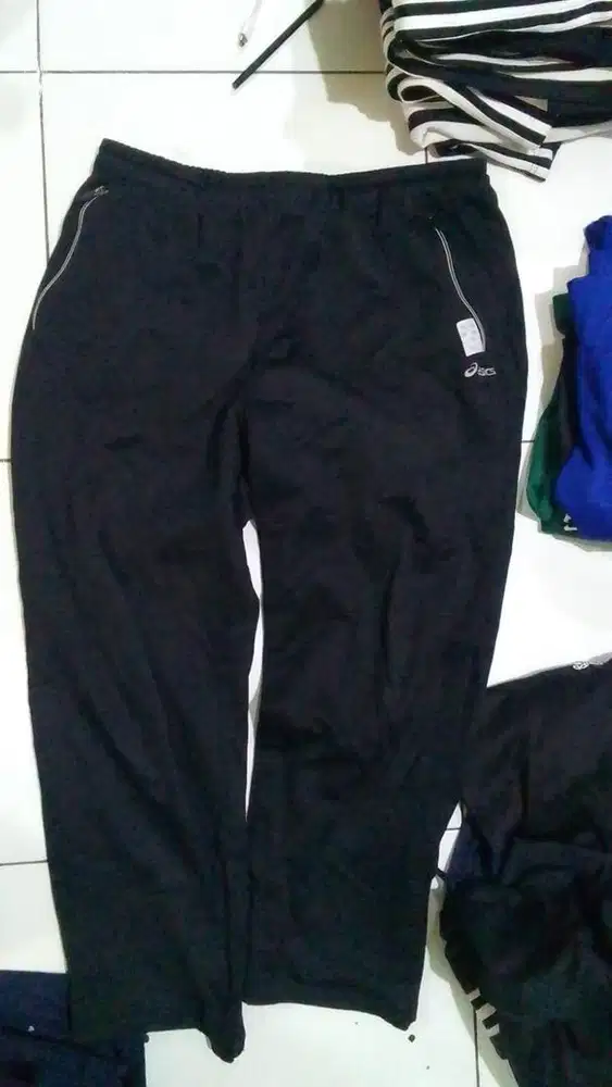 Celana Asics Size XL