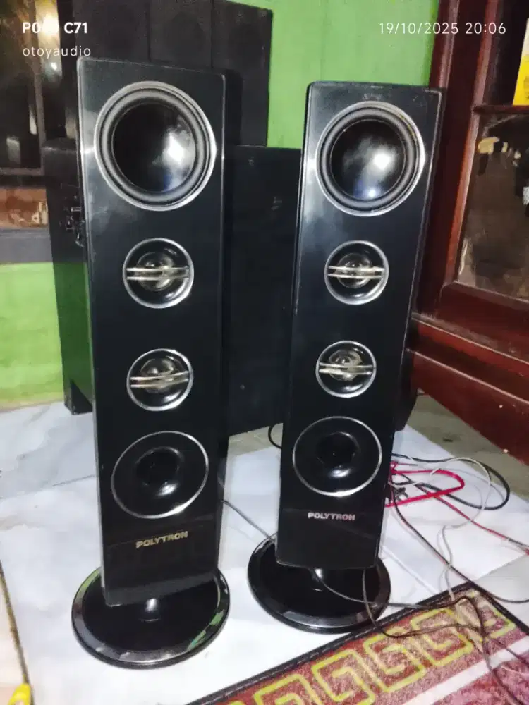 Sepasang speker pasif Polytron tower